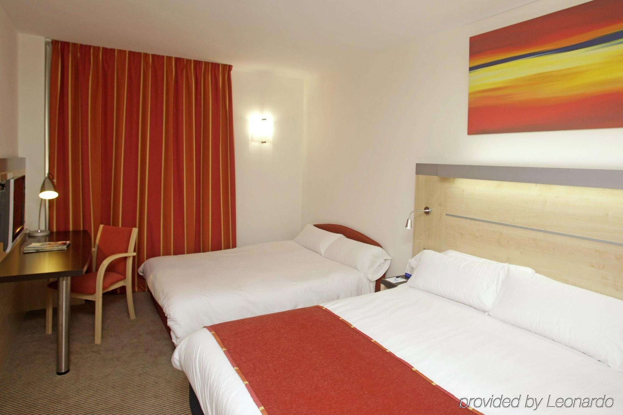 Holiday Inn Express Malaga Airport By Ihg Bilik gambar